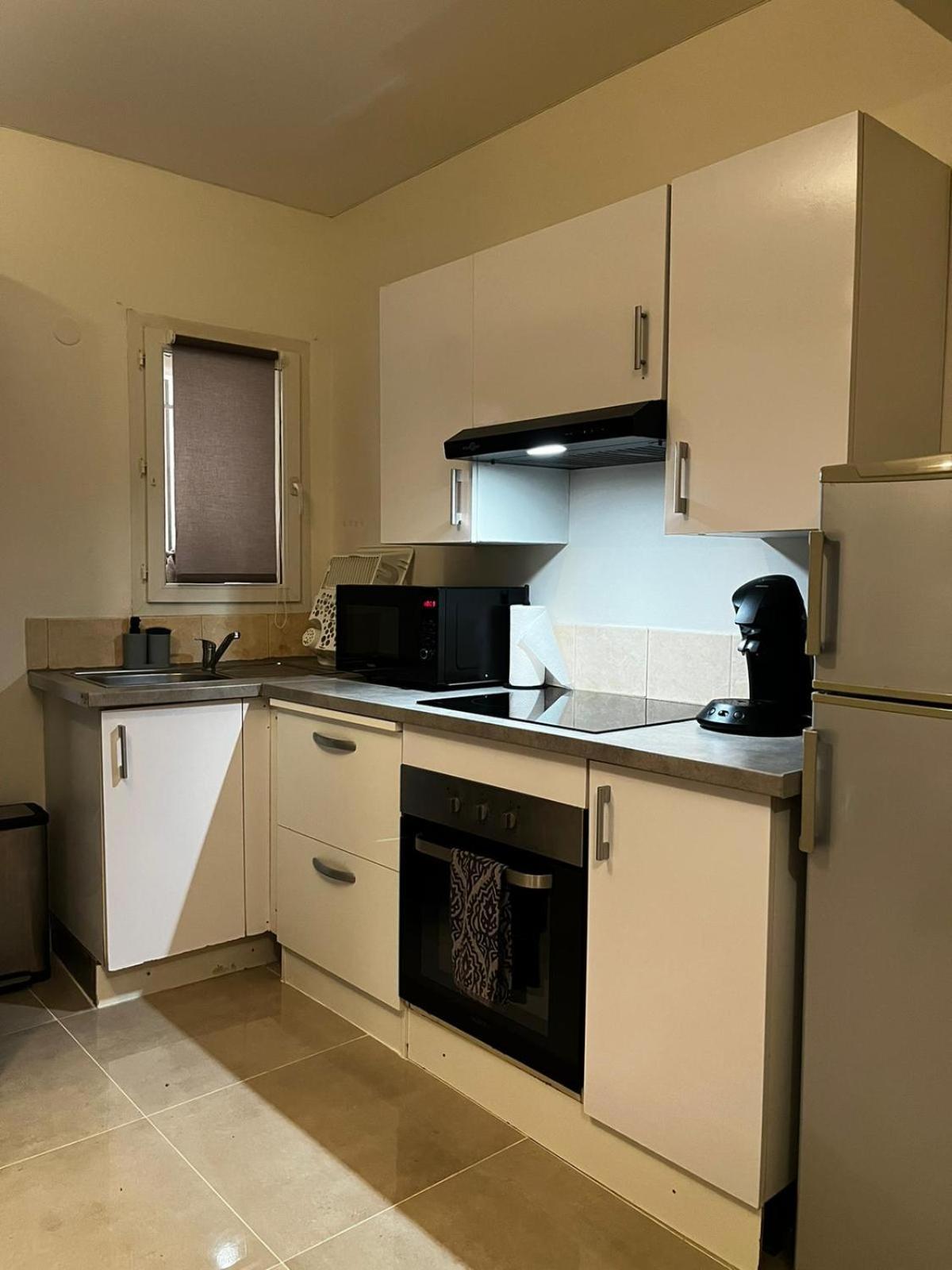 Appartement Des Carmes นีมส์ ภายนอก รูปภาพ