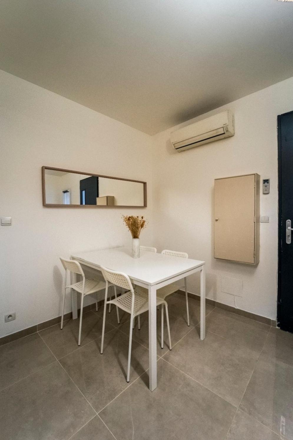 Appartement Des Carmes นีมส์ ภายนอก รูปภาพ